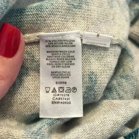 LOFT Floral Paisley Wool Blend Scoop Neck Sweater Size Medium - Picture 9 of 9